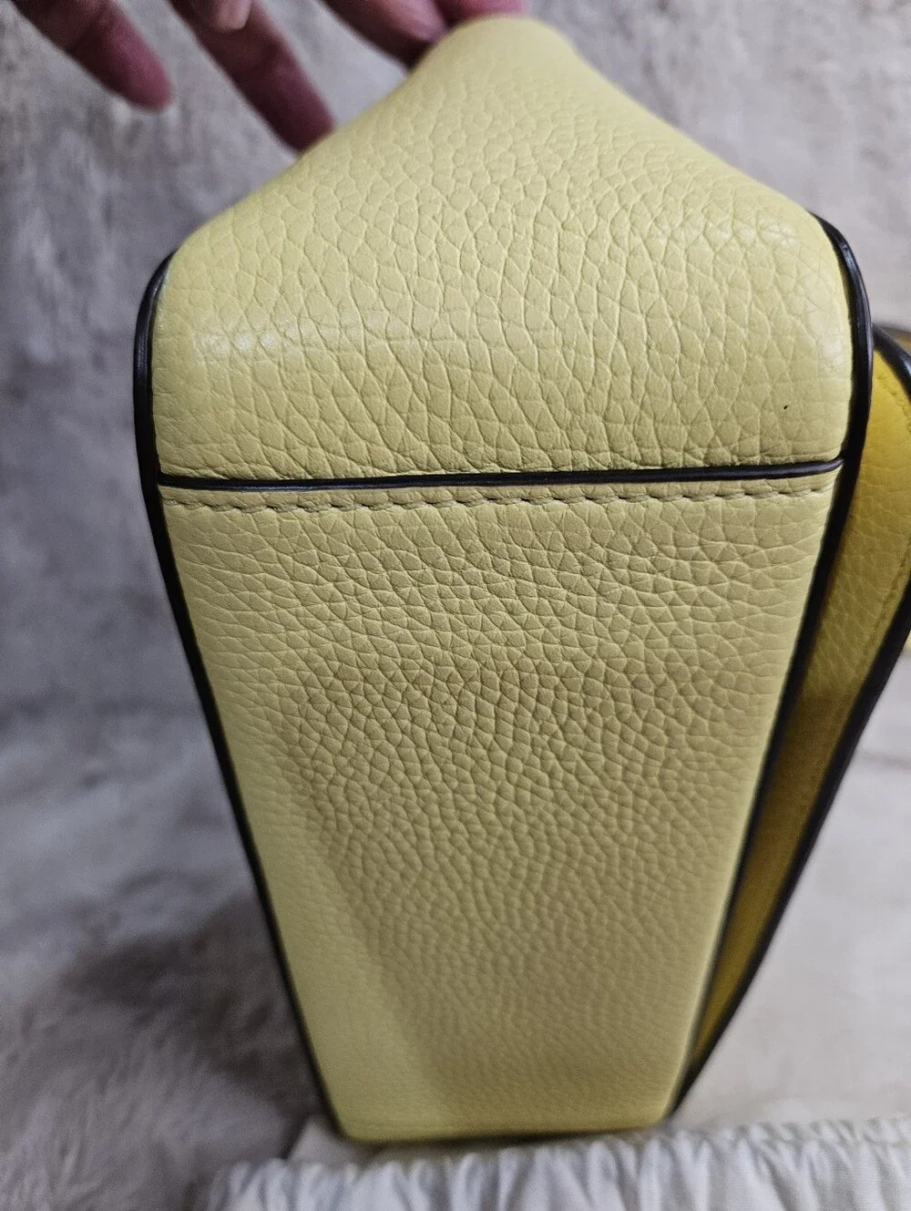 2020 Tory Burch Thea Flap Crossbody With Tassels And Dustbag